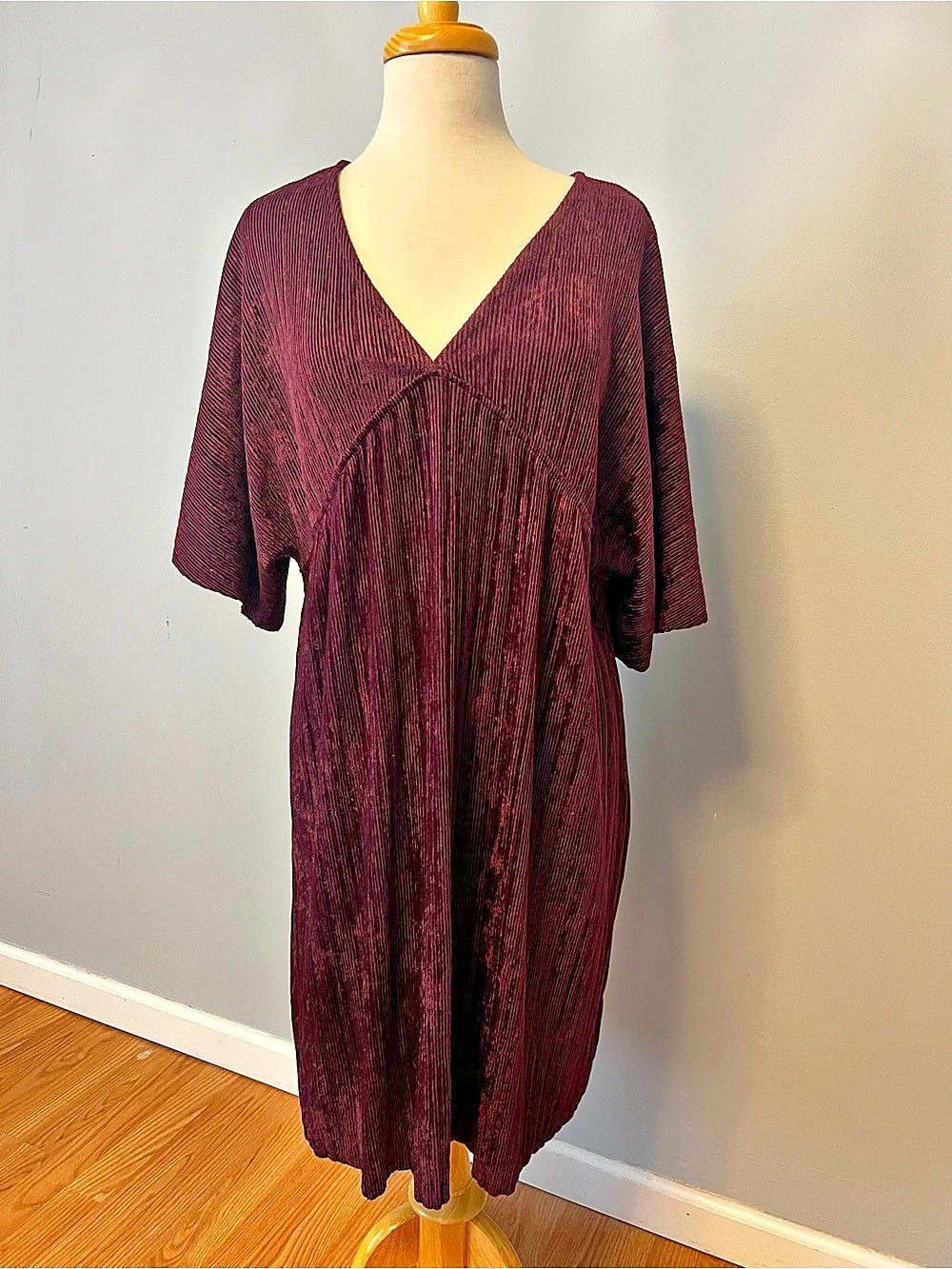 Ces femme Burgundy Pleated Corduroy Velour Midi Dress Like New